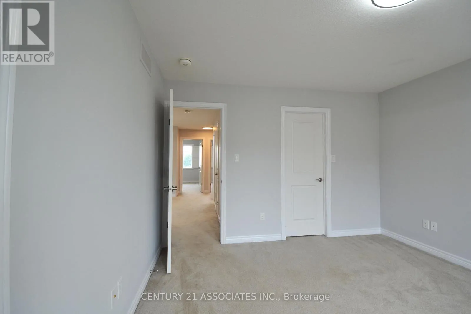 6 - 98 SHOREVIEW PLACE