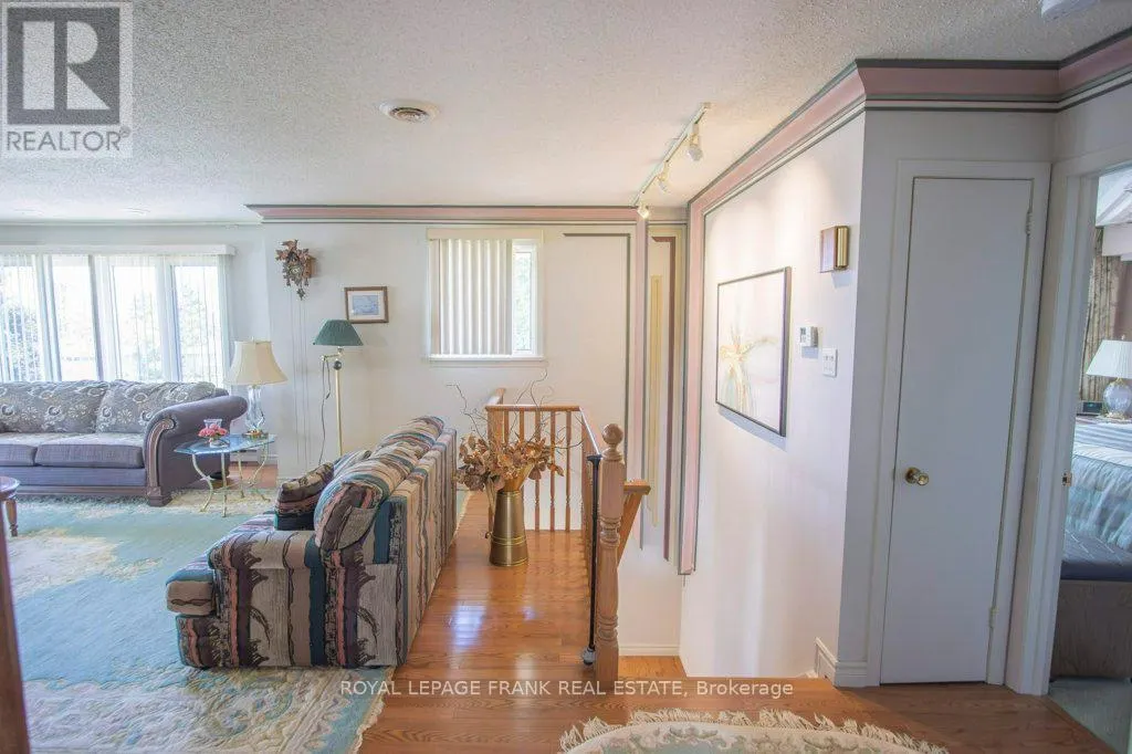 357 THE CAPTAINS CORNERS