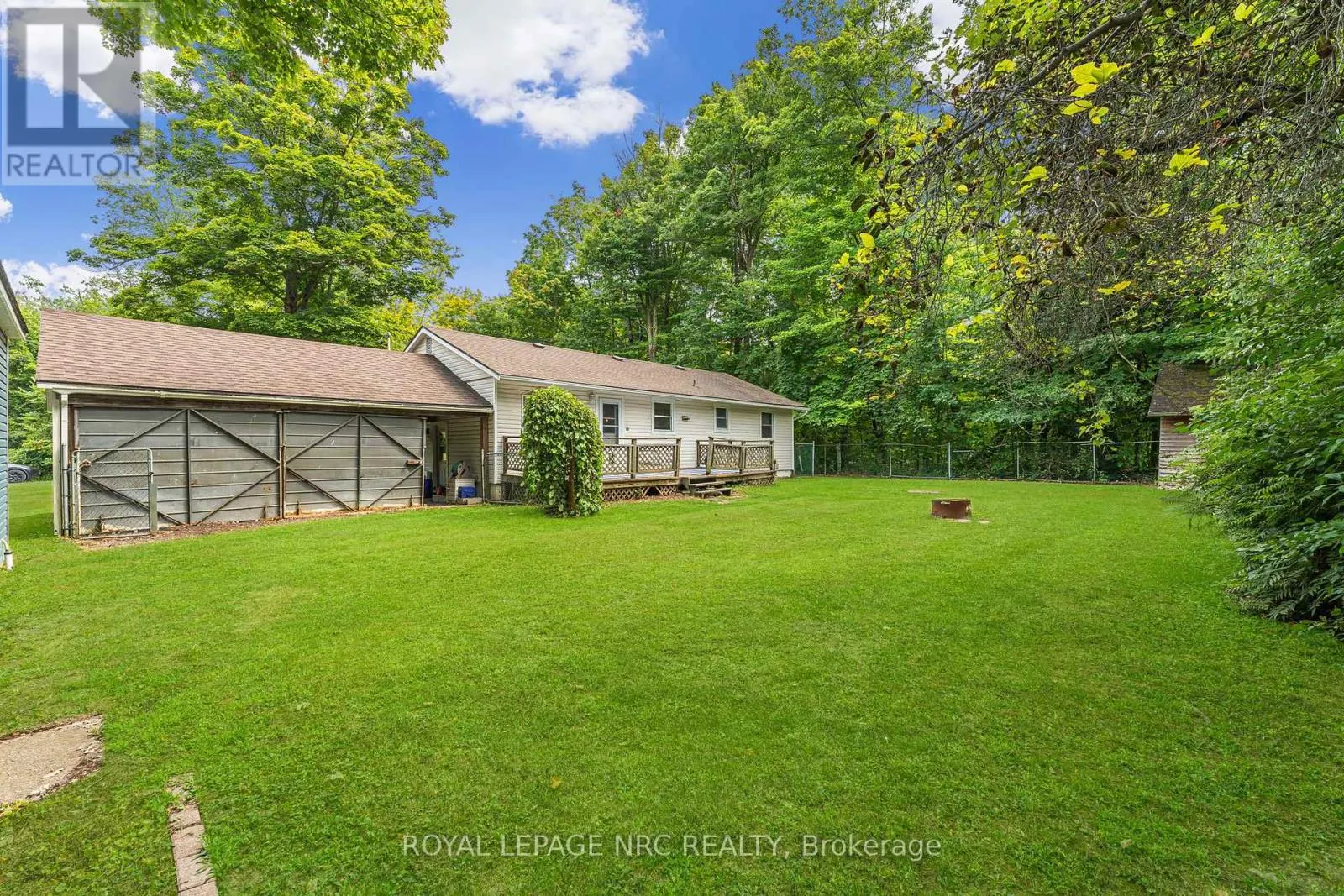 445 GLORIA ROAD