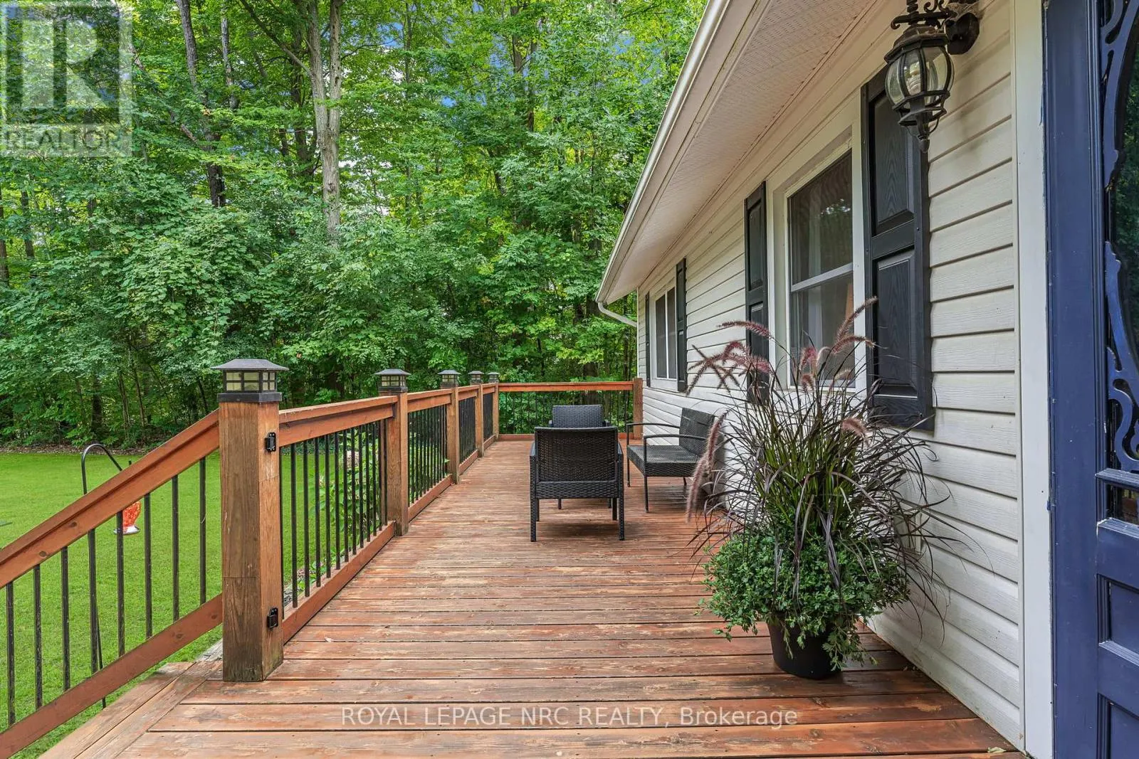 445 GLORIA ROAD