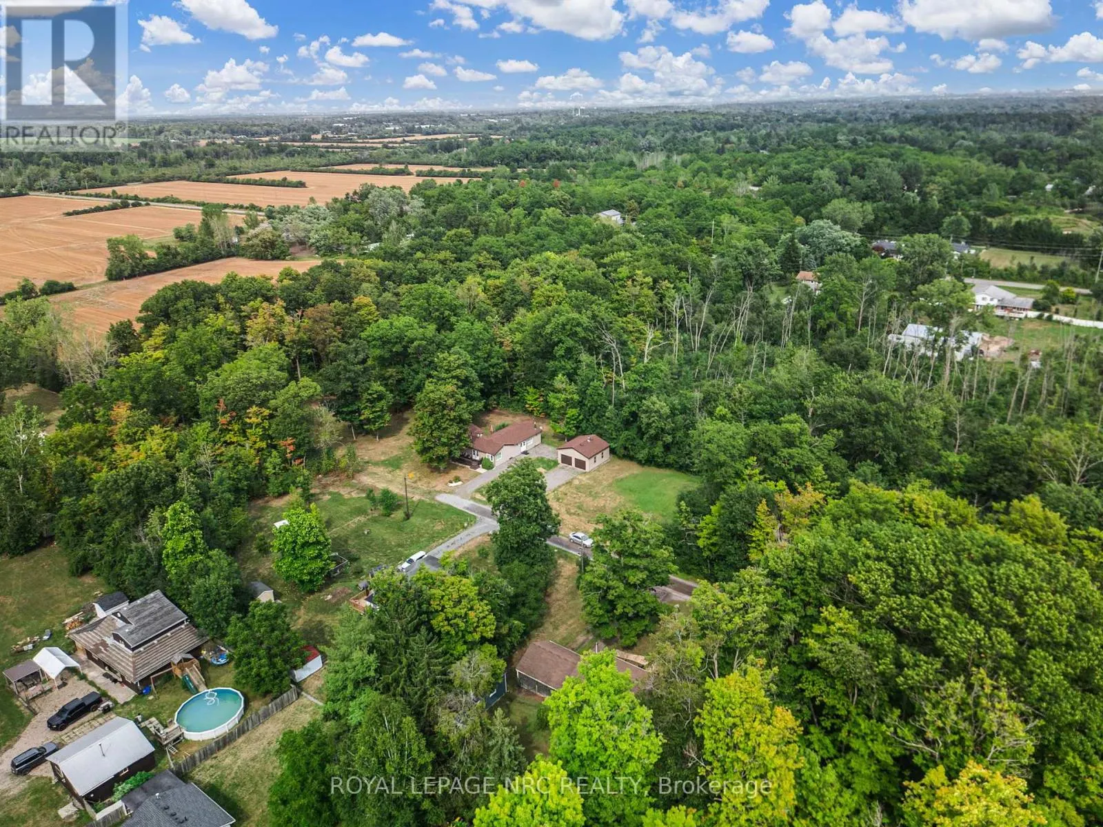 445 GLORIA ROAD