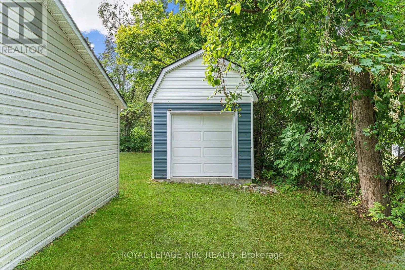 445 GLORIA ROAD