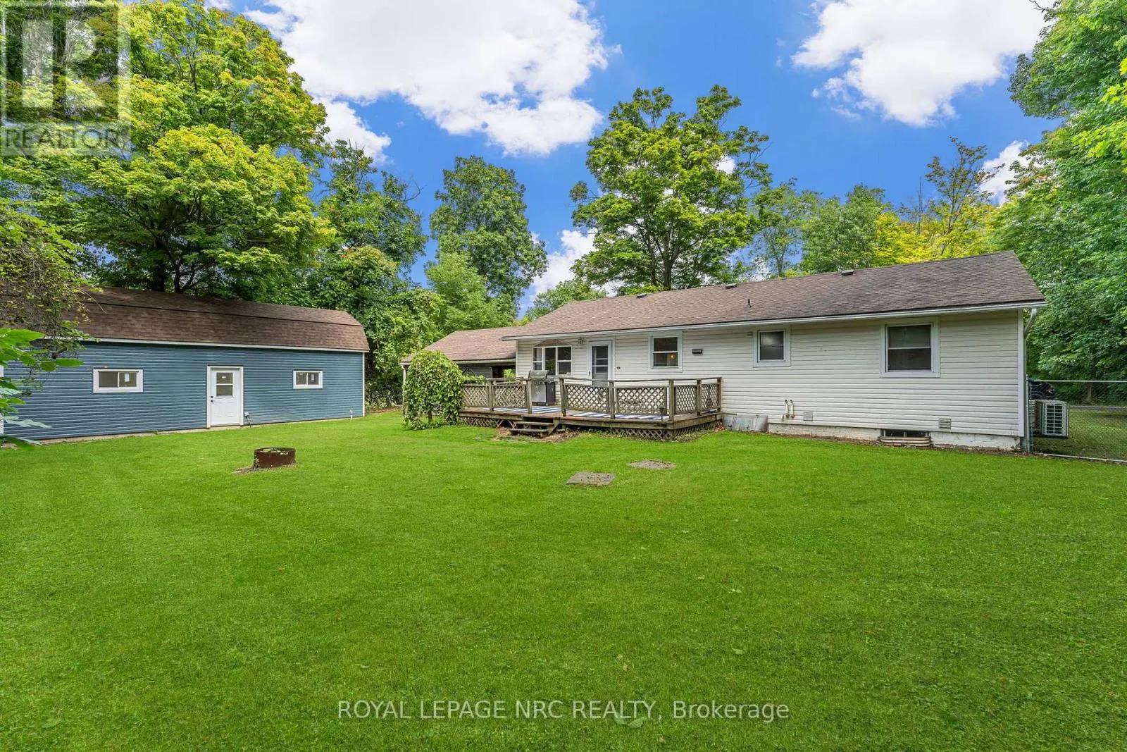 445 GLORIA ROAD
