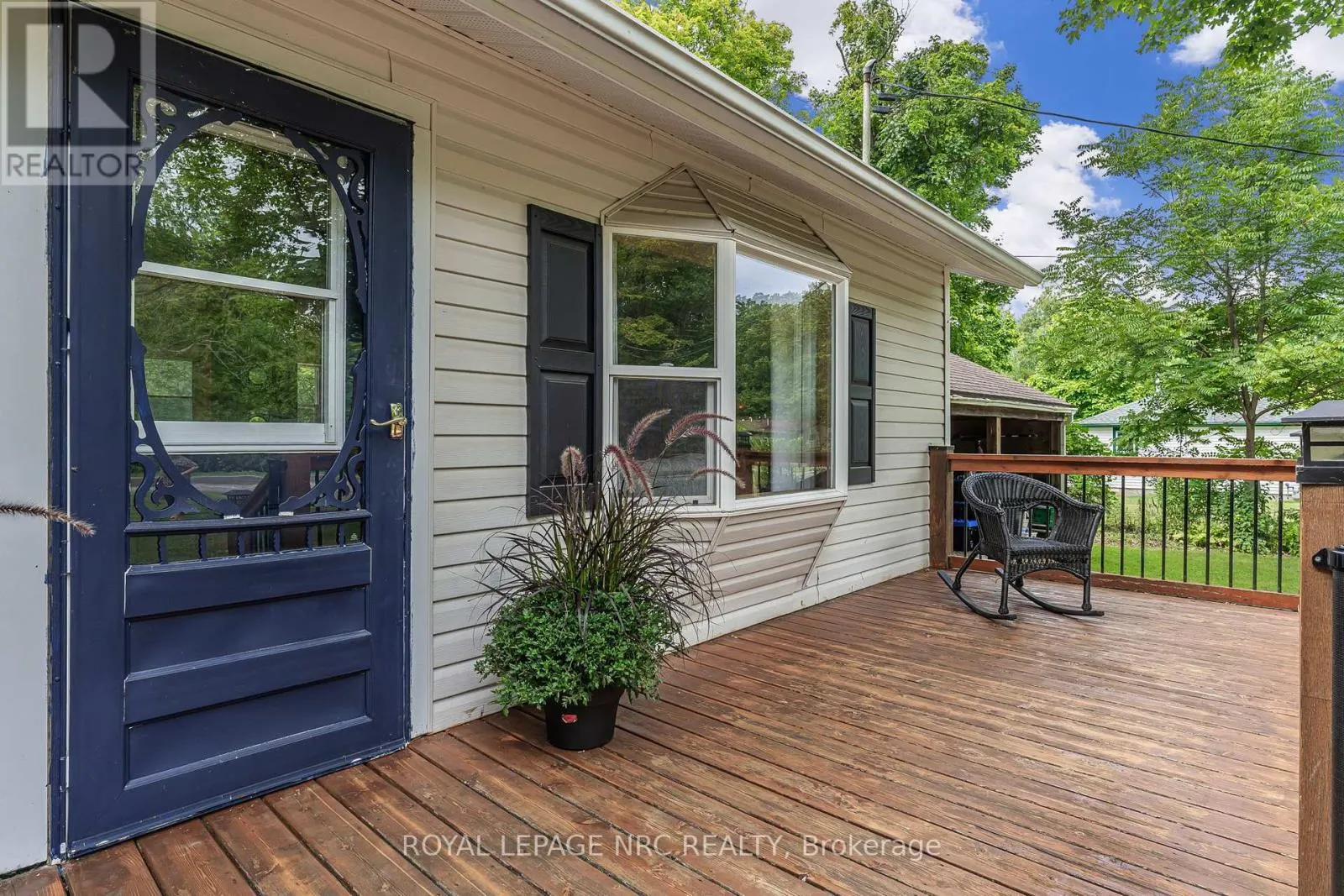 445 GLORIA ROAD