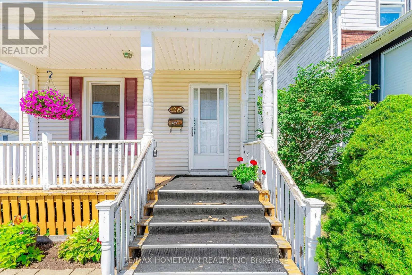 26 FRONT AVENUE E
