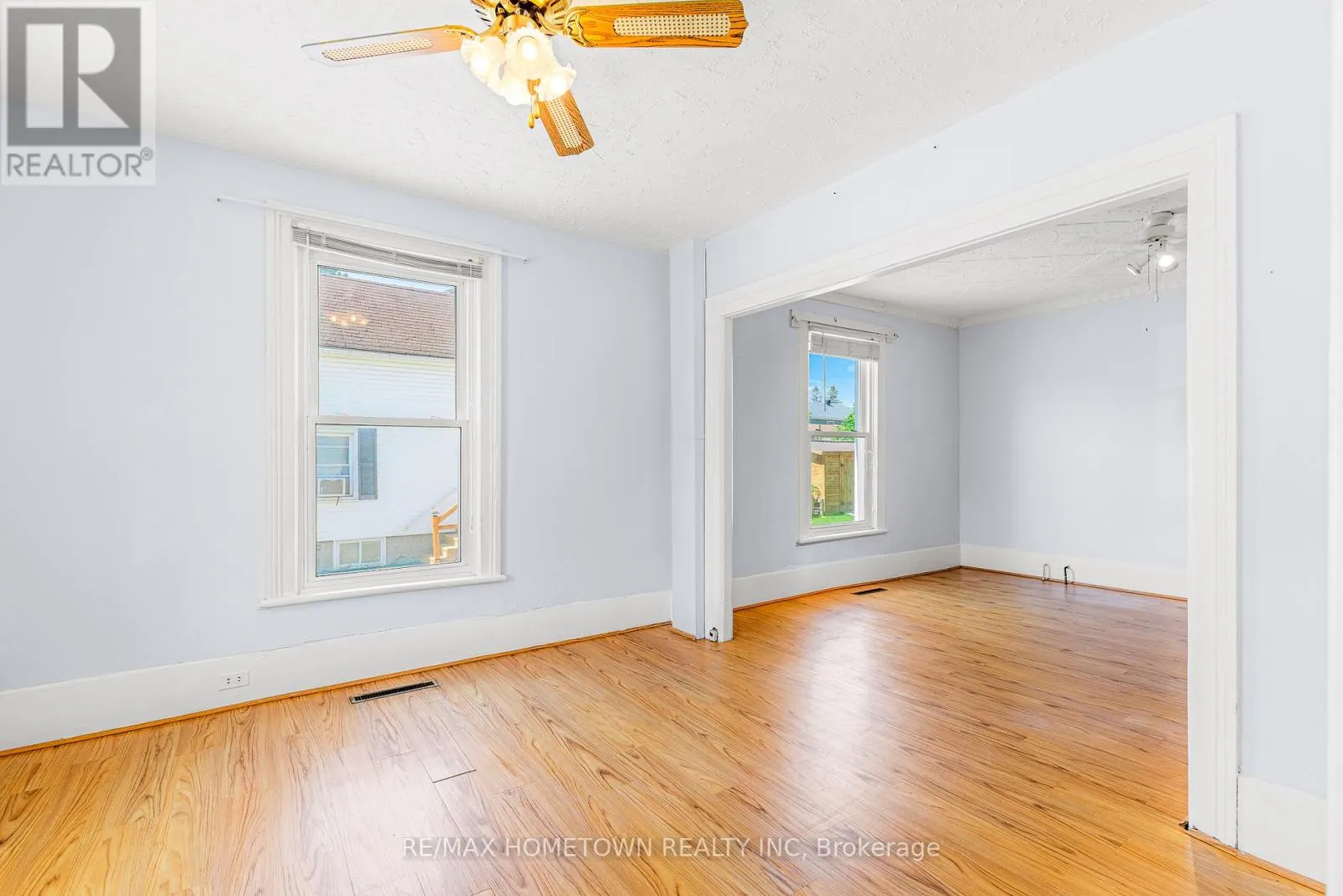 26 FRONT AVENUE E