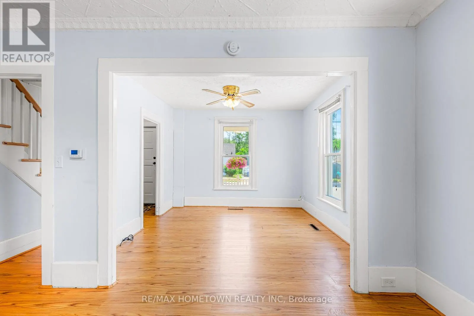 26 FRONT AVENUE E