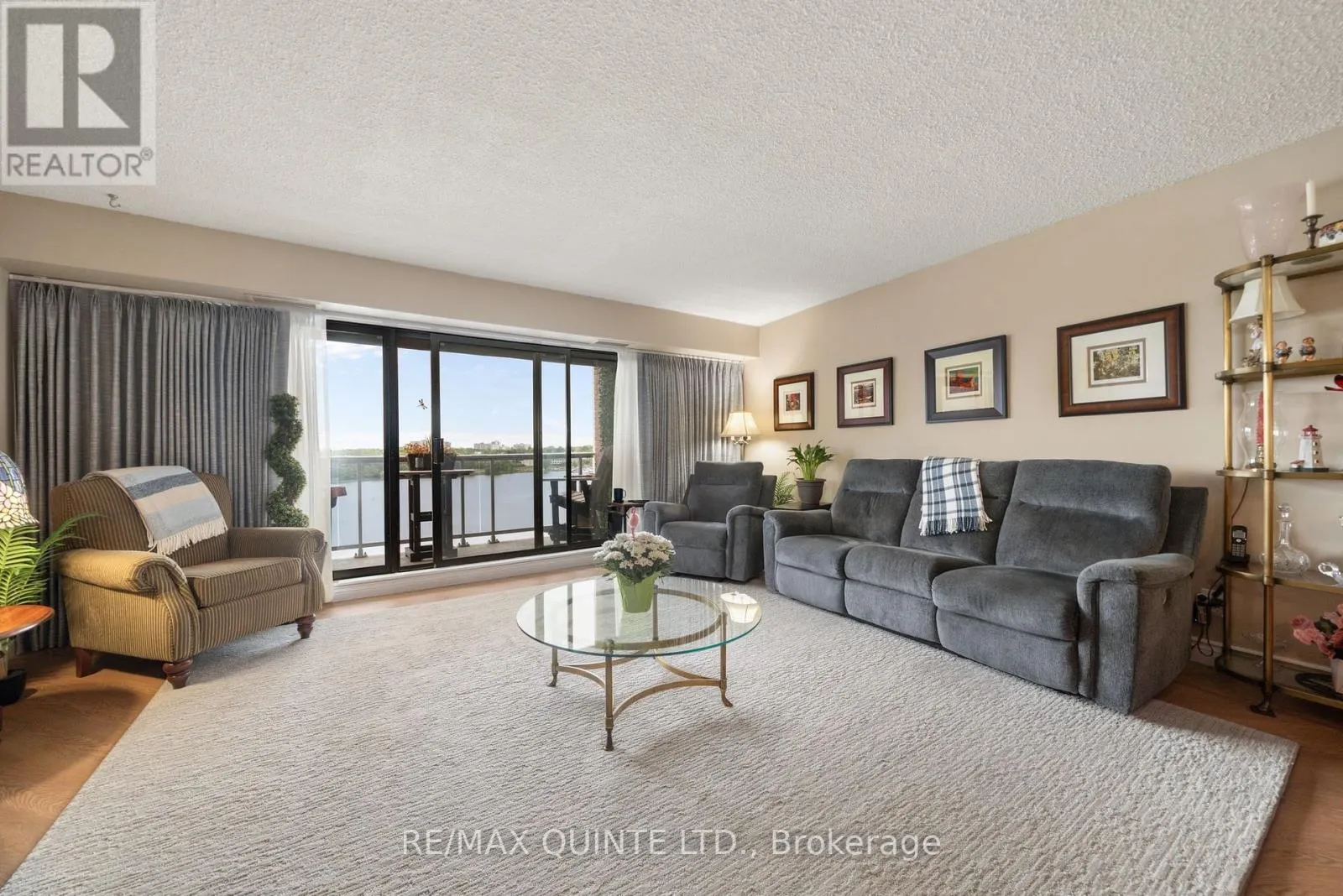 807 - 2 FRONT STREET S, #807
