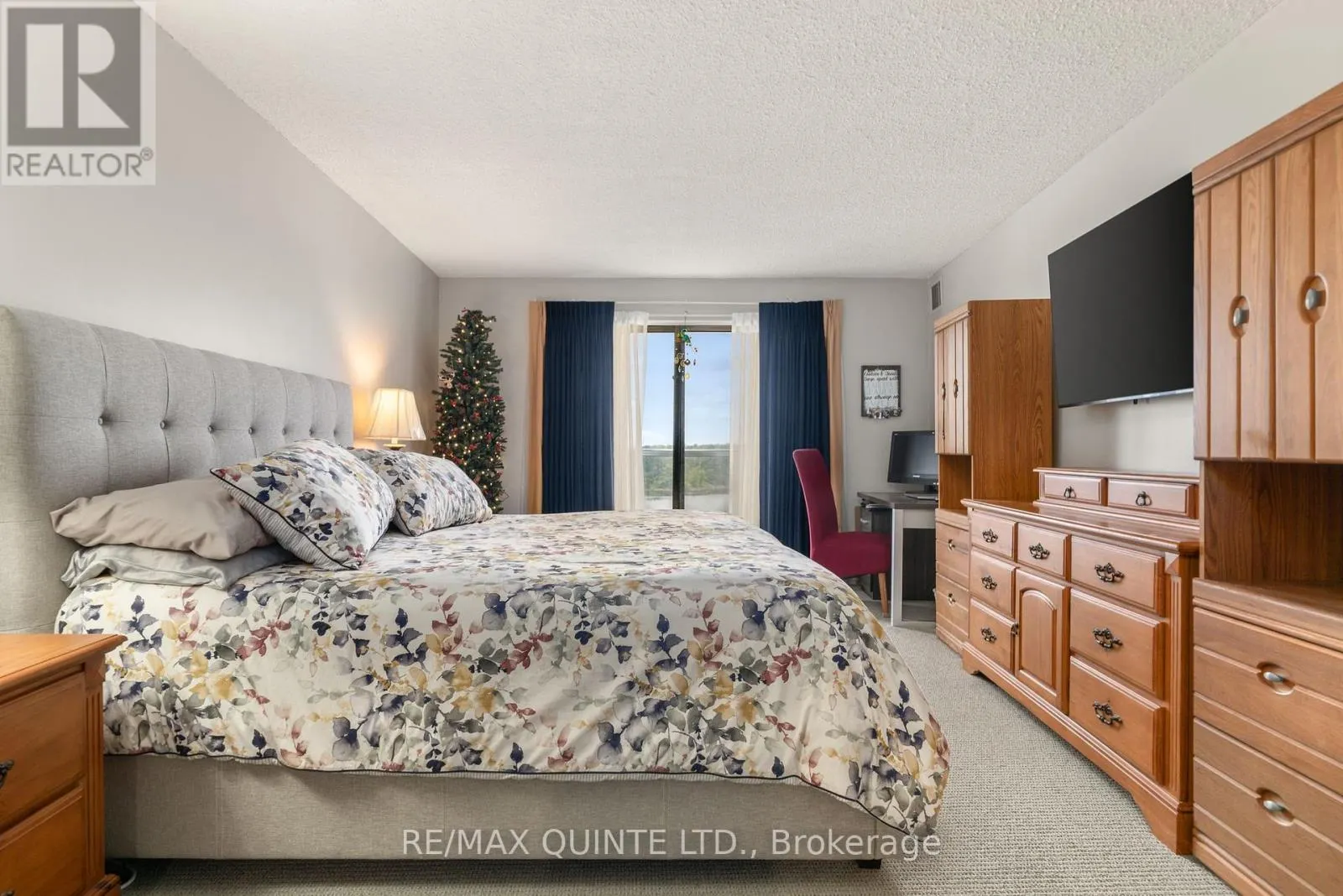807 - 2 FRONT STREET S, #807