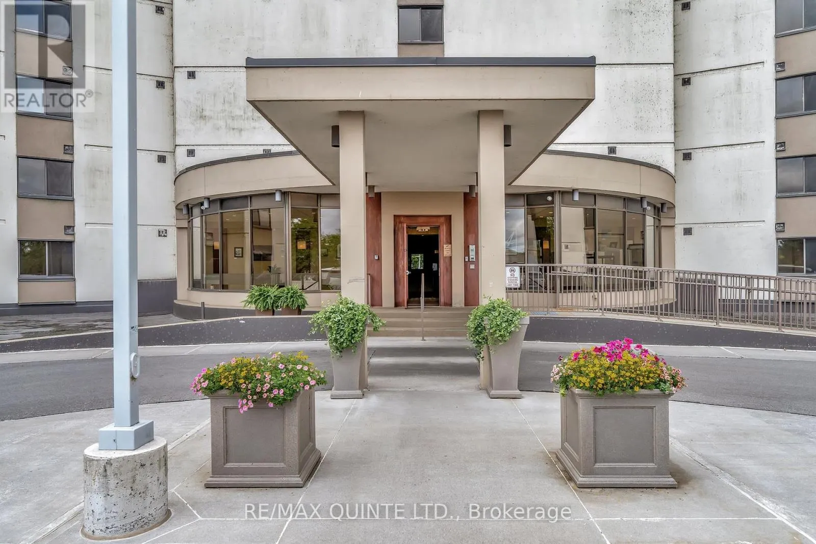 807 - 2 FRONT STREET S, #807