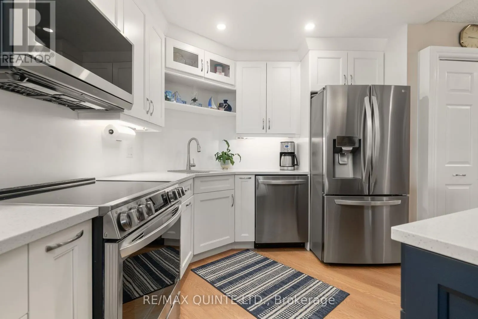 807 - 2 FRONT STREET S, #807