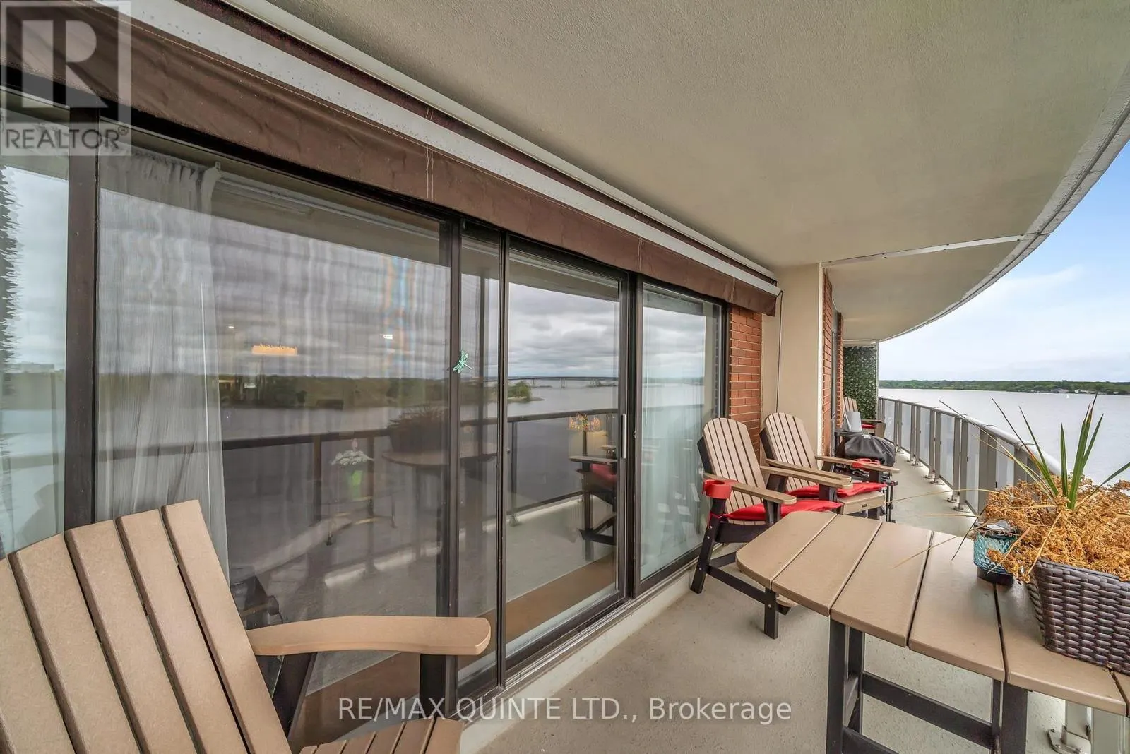 807 - 2 FRONT STREET S, #807