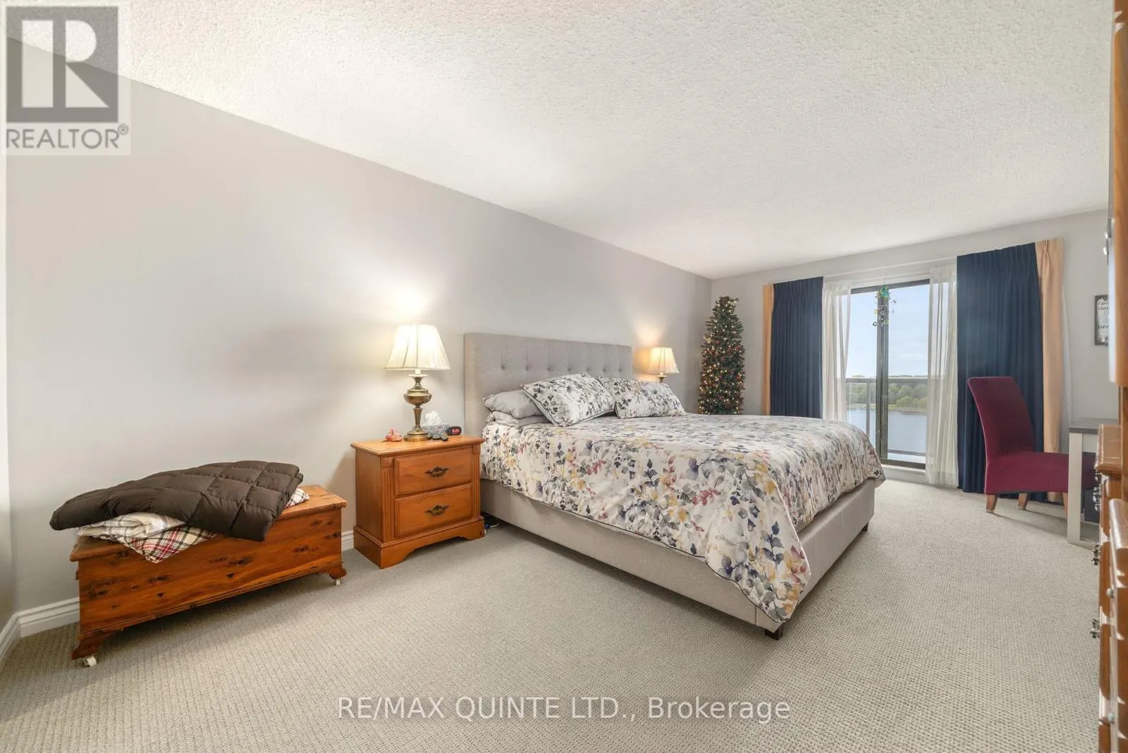 807 - 2 FRONT STREET S, #807
