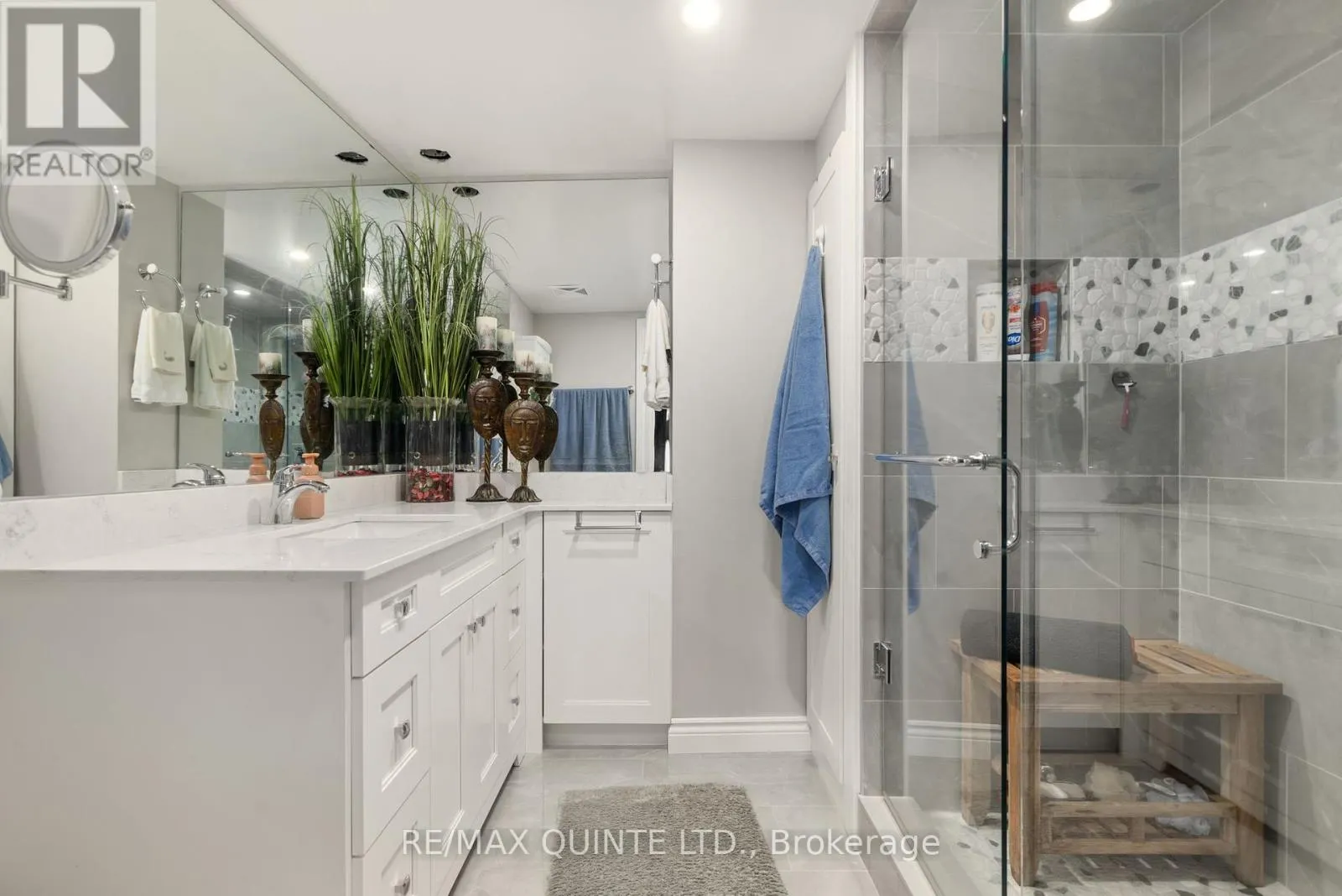 807 - 2 FRONT STREET S, #807