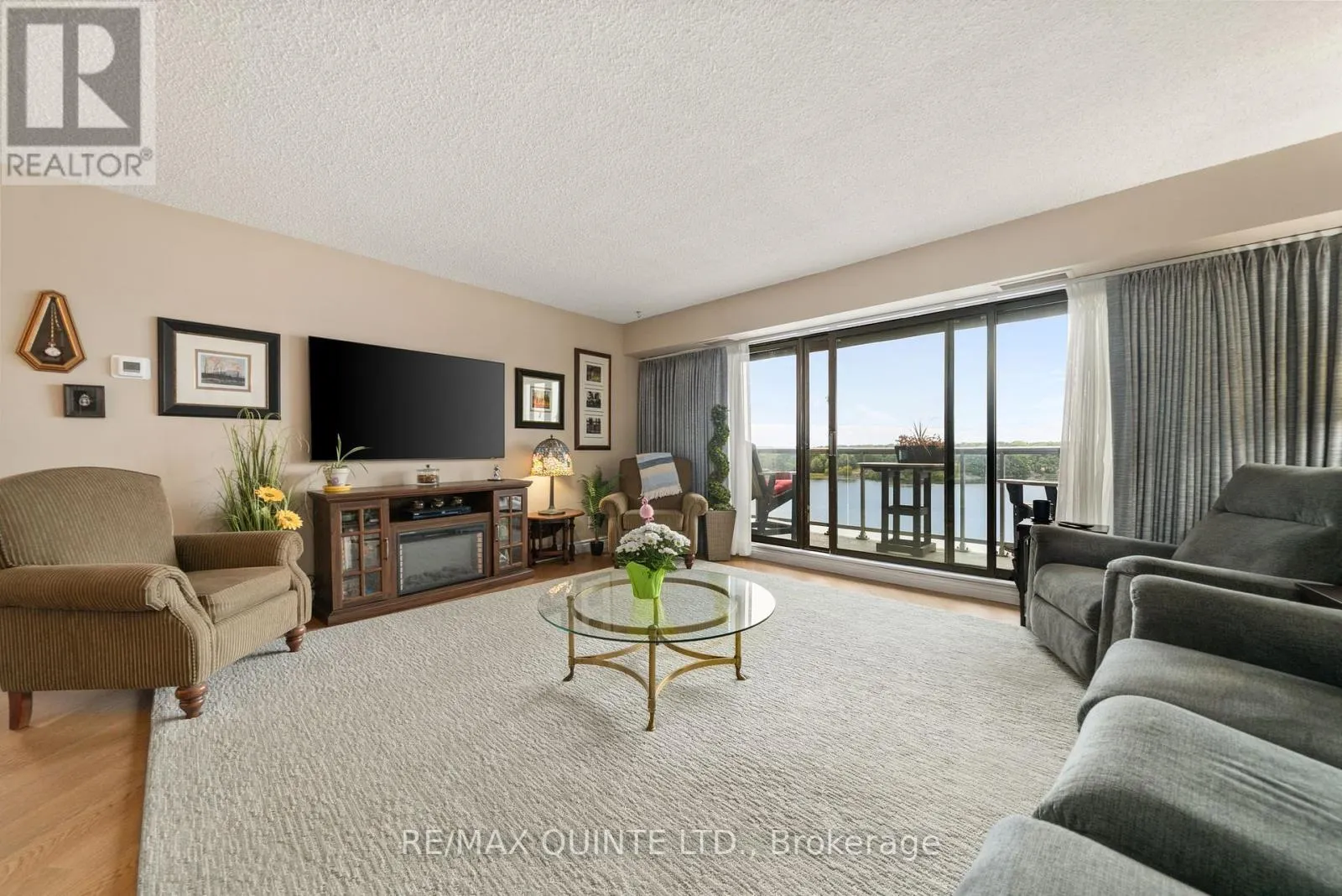 807 - 2 FRONT STREET S, #807