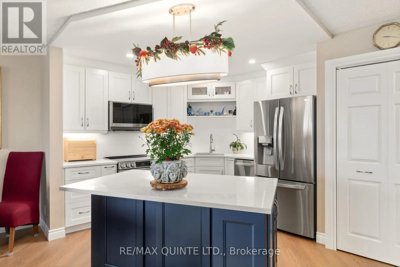 807 - 2 FRONT STREET S, #807
