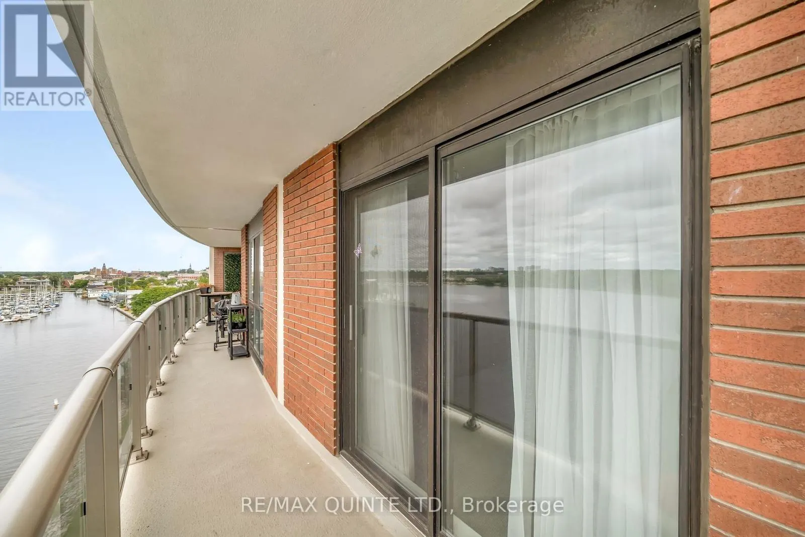 807 - 2 FRONT STREET S, #807