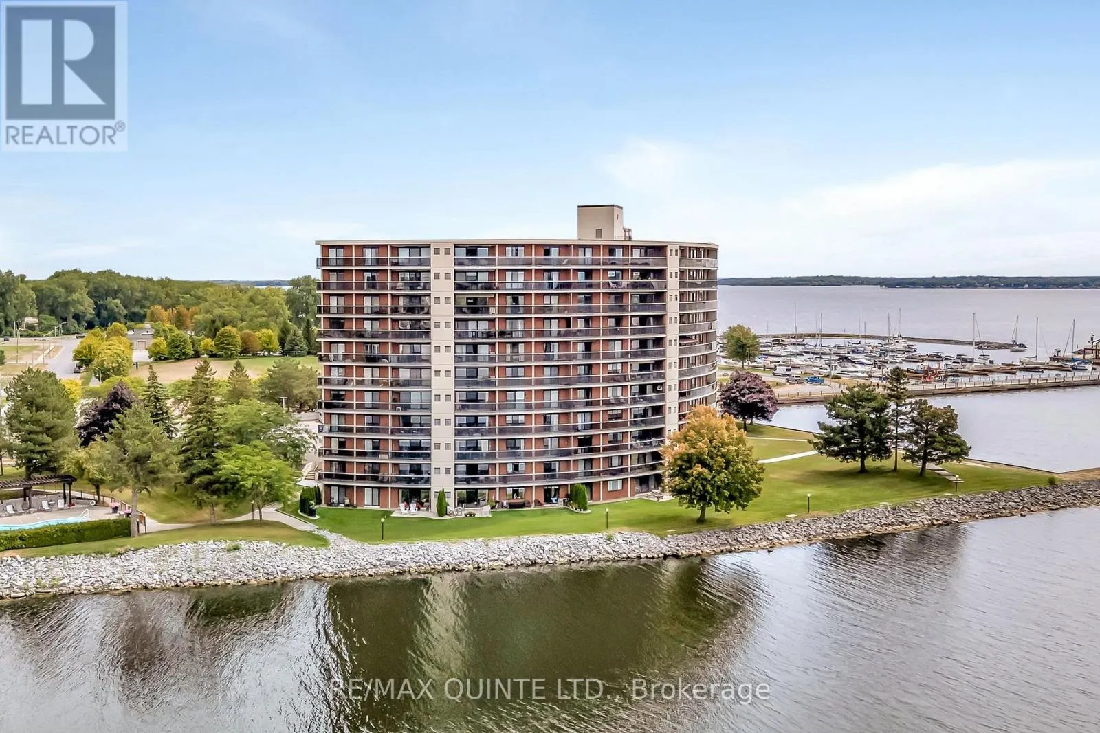 807 - 2 FRONT STREET S, #807