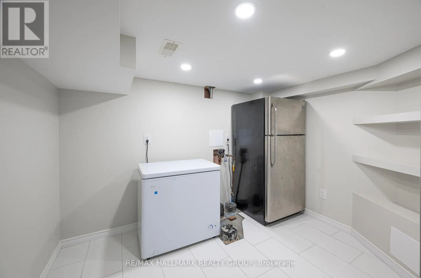 738 MAYFLY CRESCENT