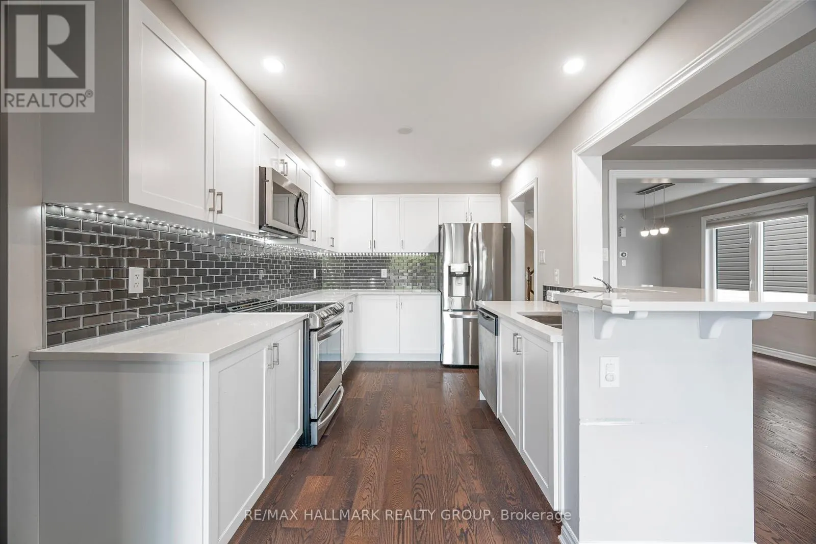 738 MAYFLY CRESCENT