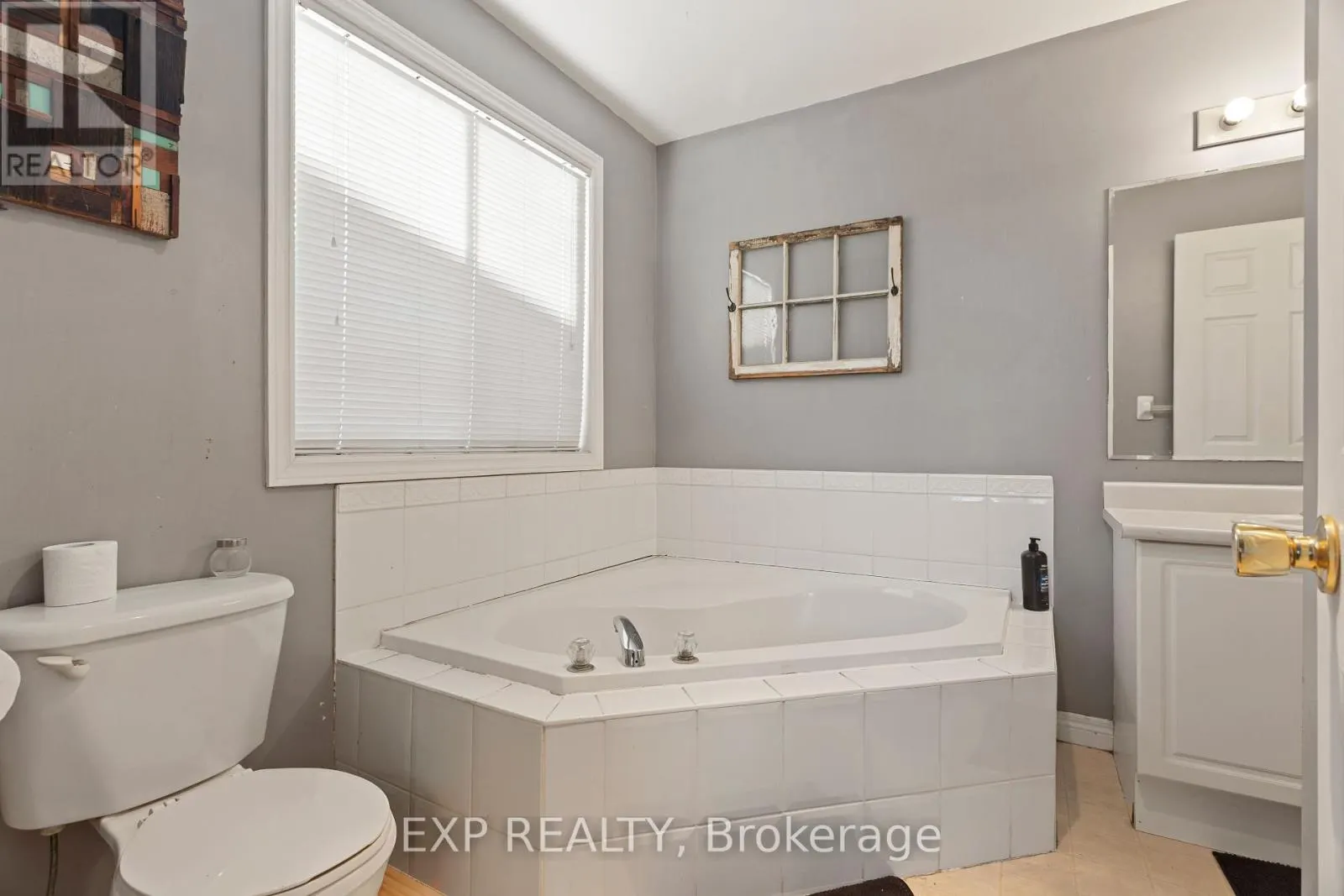 118 CHATEAU CRESCENT