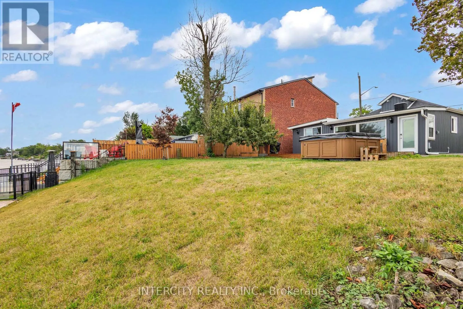 24 TRILLIUM AVENUE