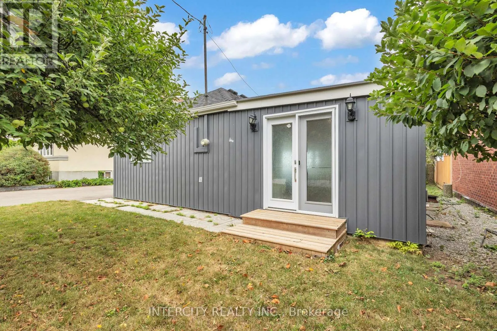 24 TRILLIUM AVENUE