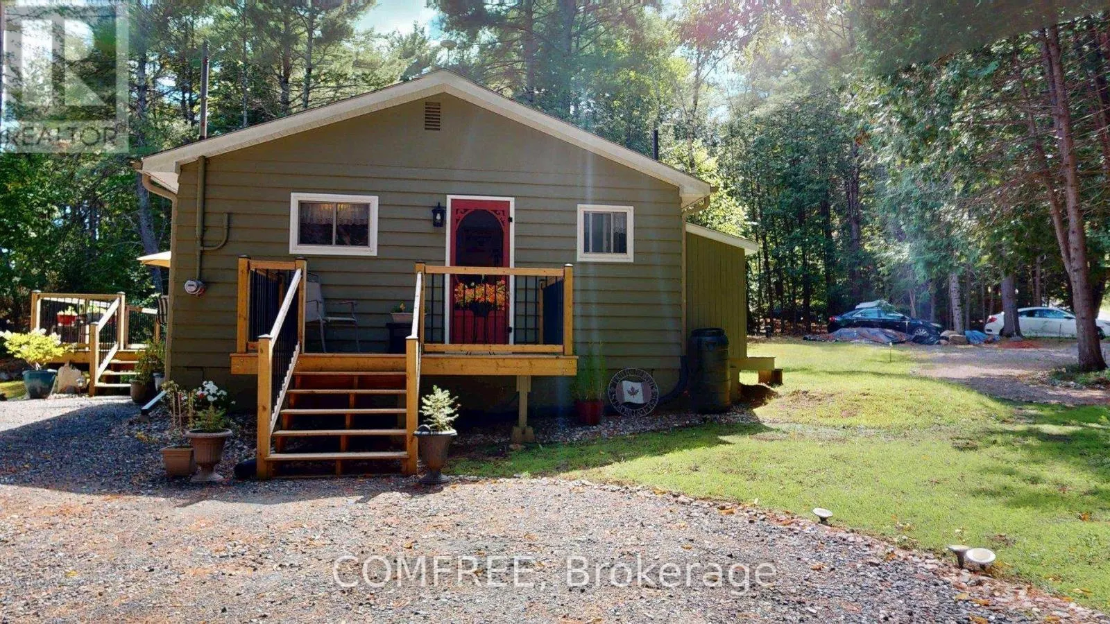 1005 HOYLE LANE W