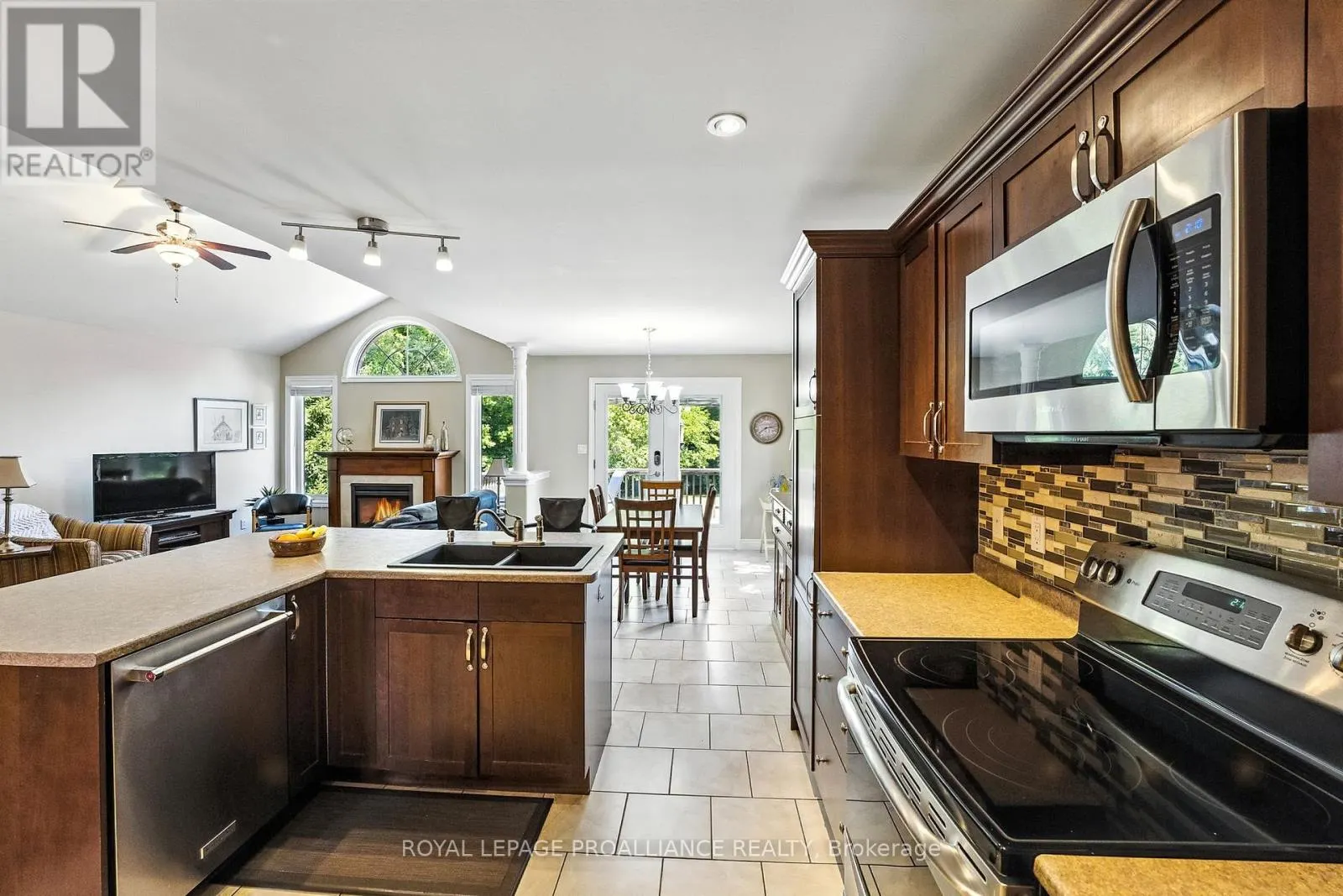 44 HURON DRIVE
