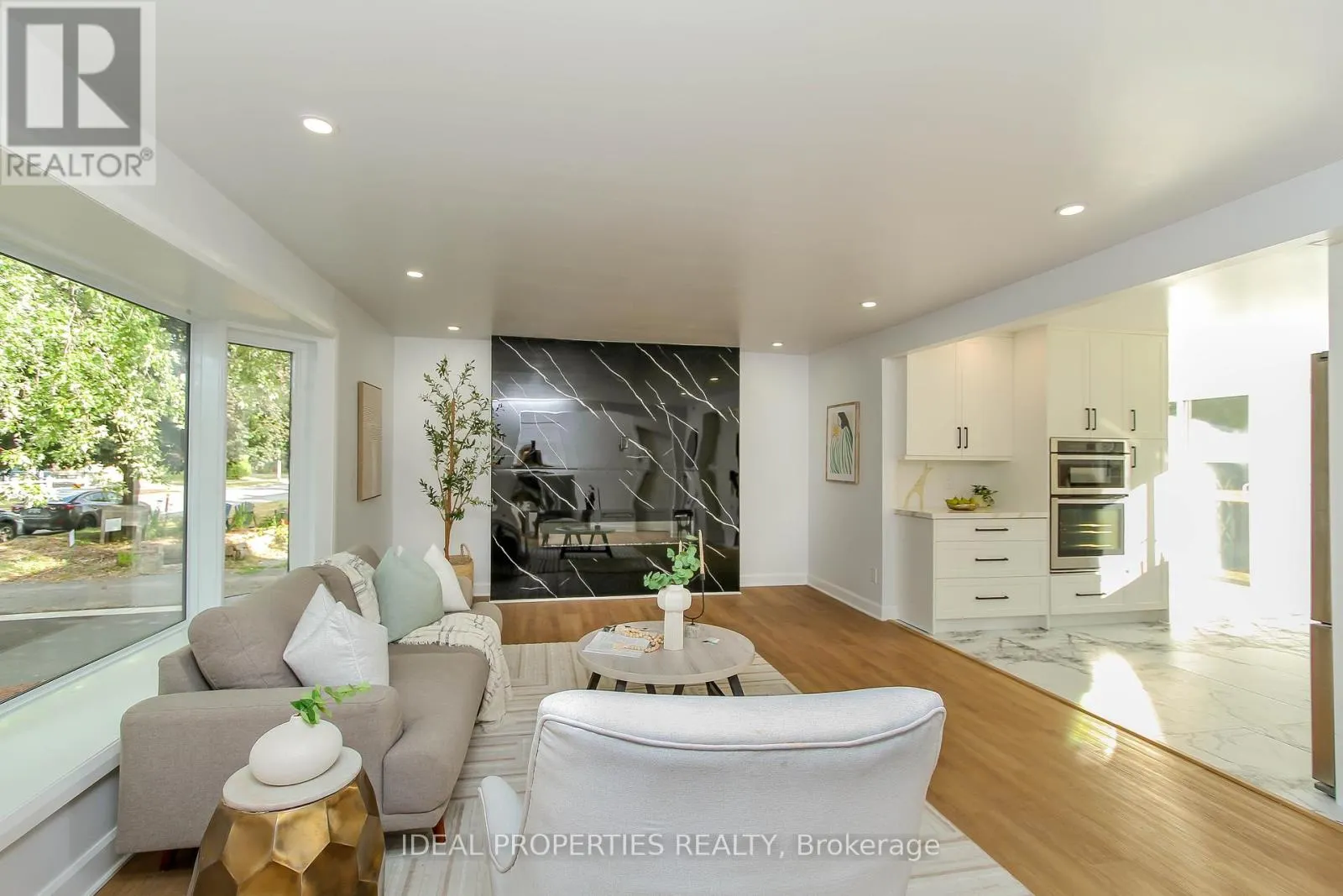 1796 SAUNDERSON DRIVE