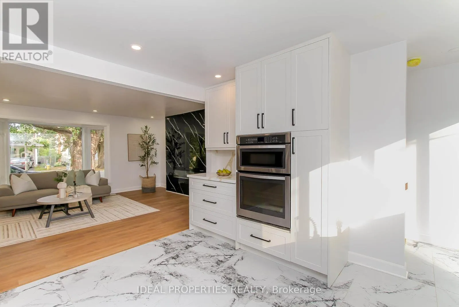 1796 SAUNDERSON DRIVE