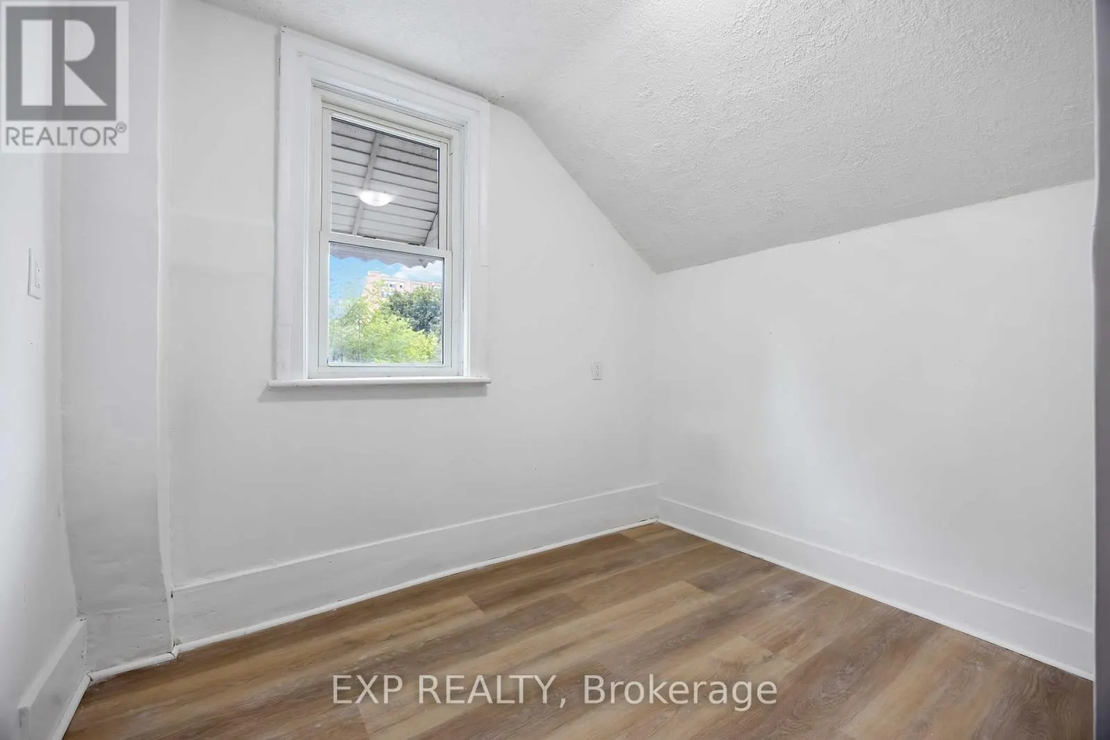 173 BROCK STREET S