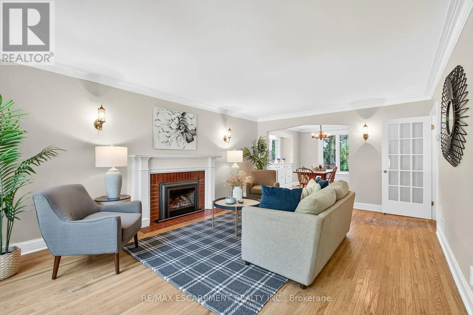 16 PARKVIEW ROW
