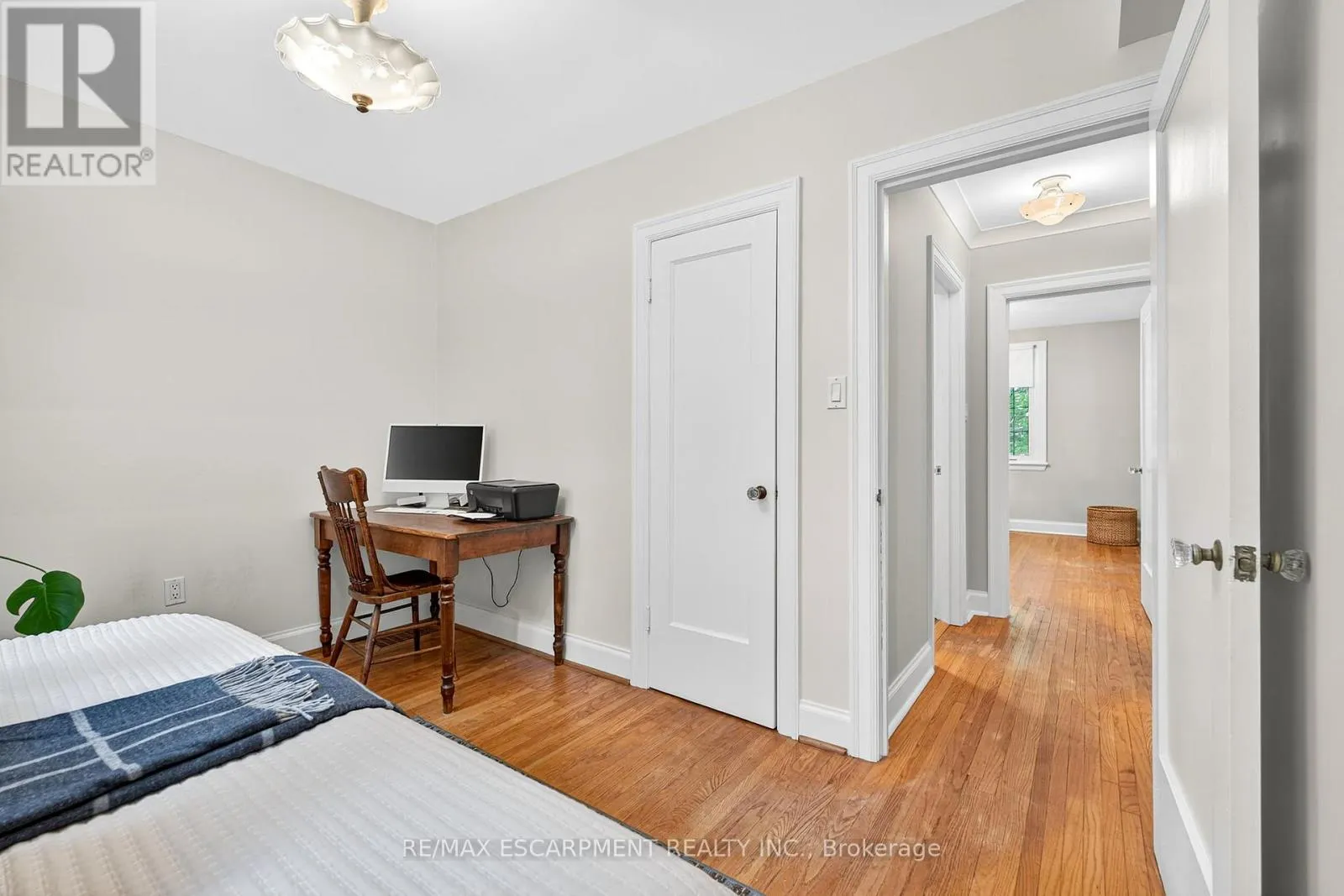 16 PARKVIEW ROW