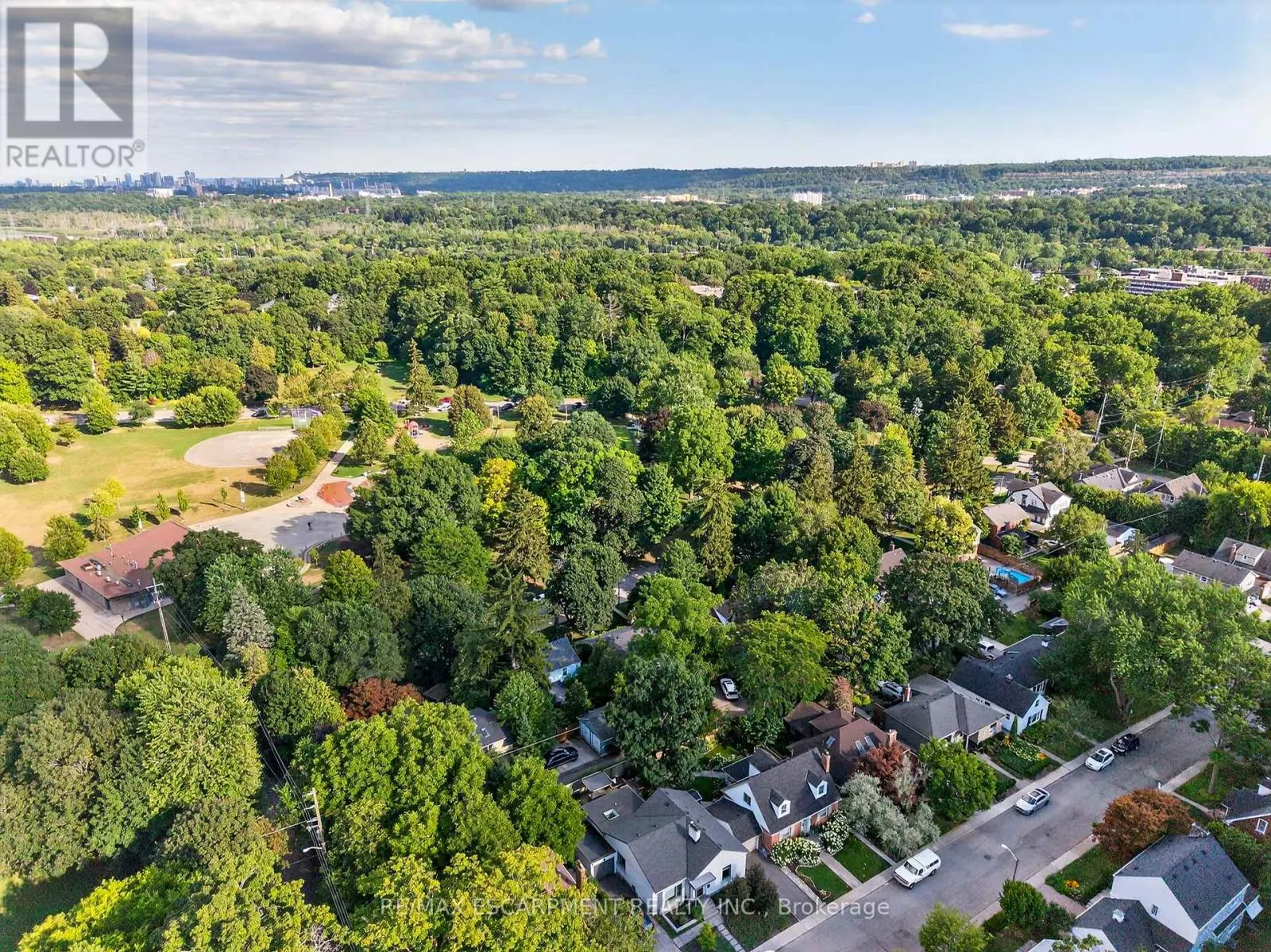 16 PARKVIEW ROW