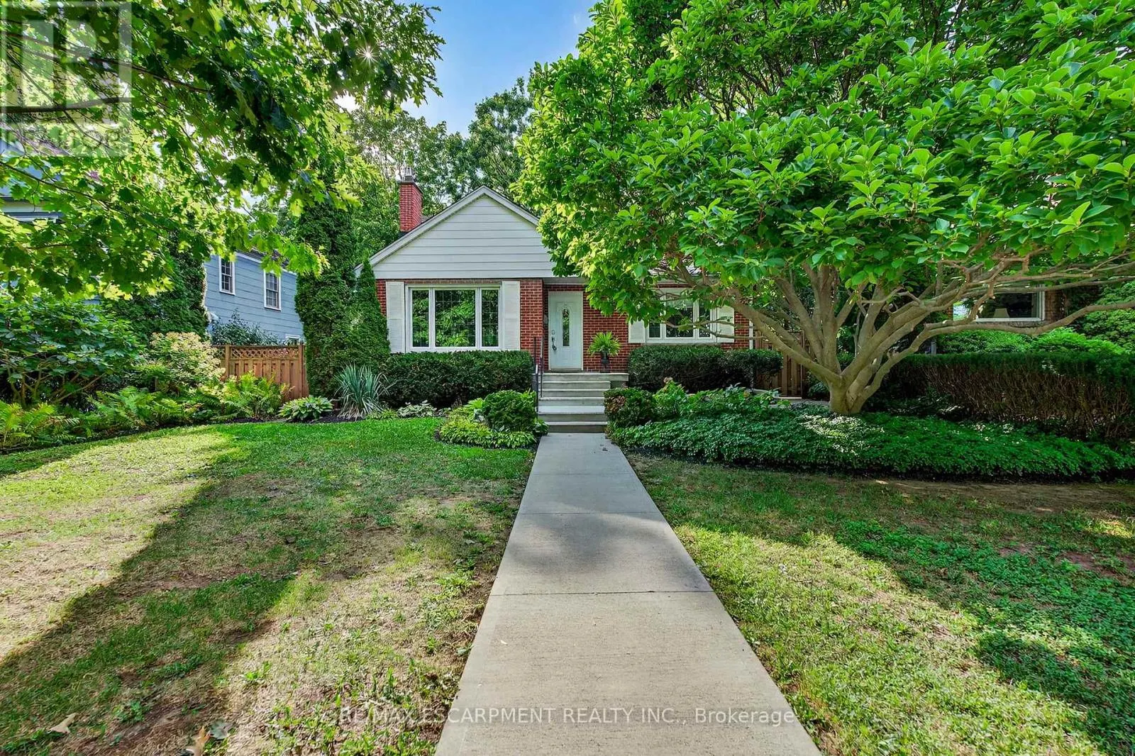 16 PARKVIEW ROW