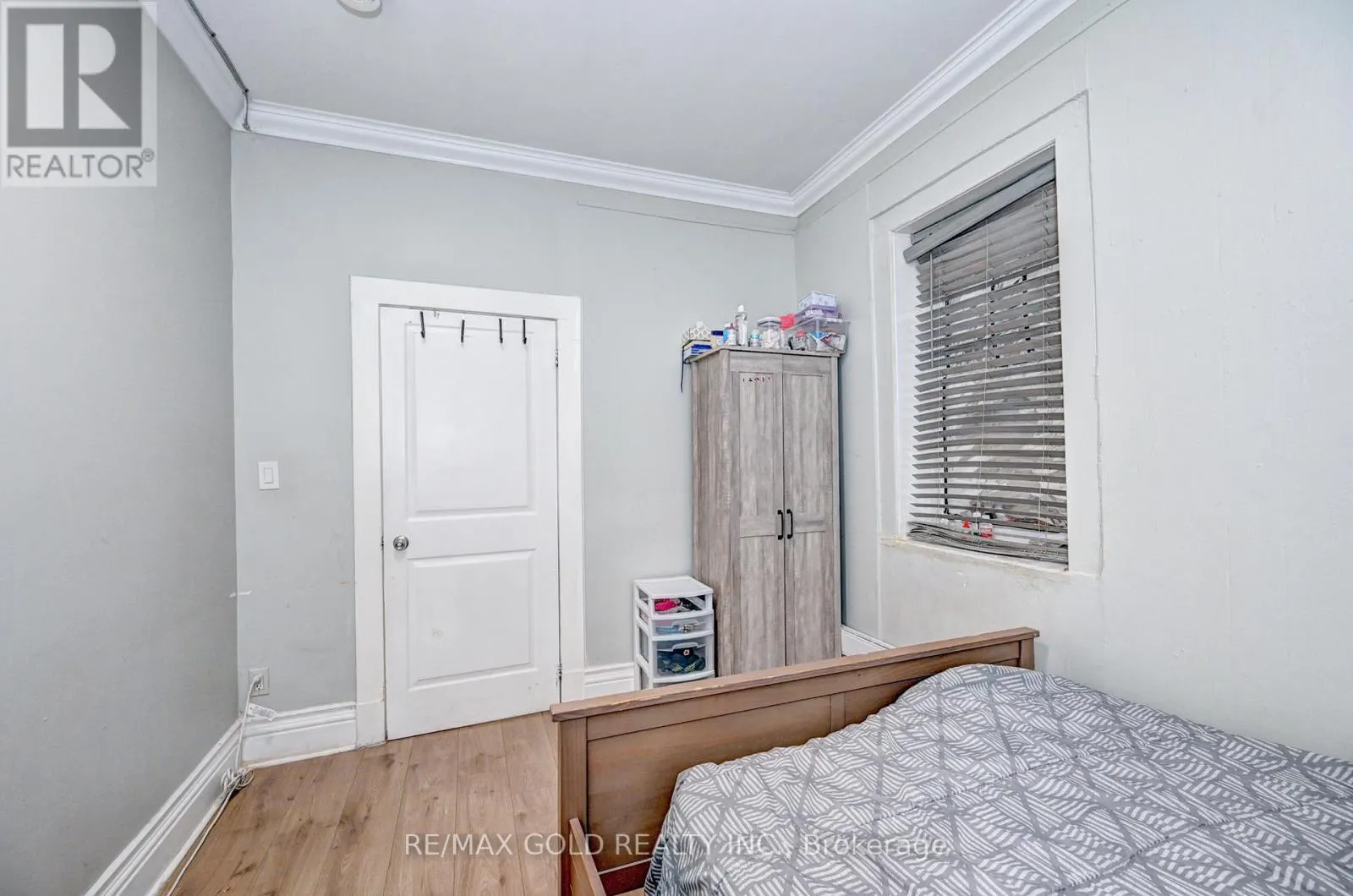 3 - 15 AINSLIE STREET N