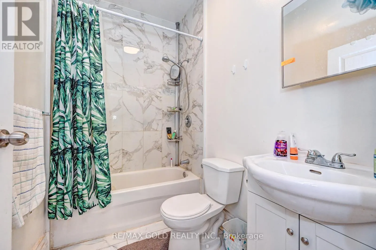 3 - 15 AINSLIE STREET N