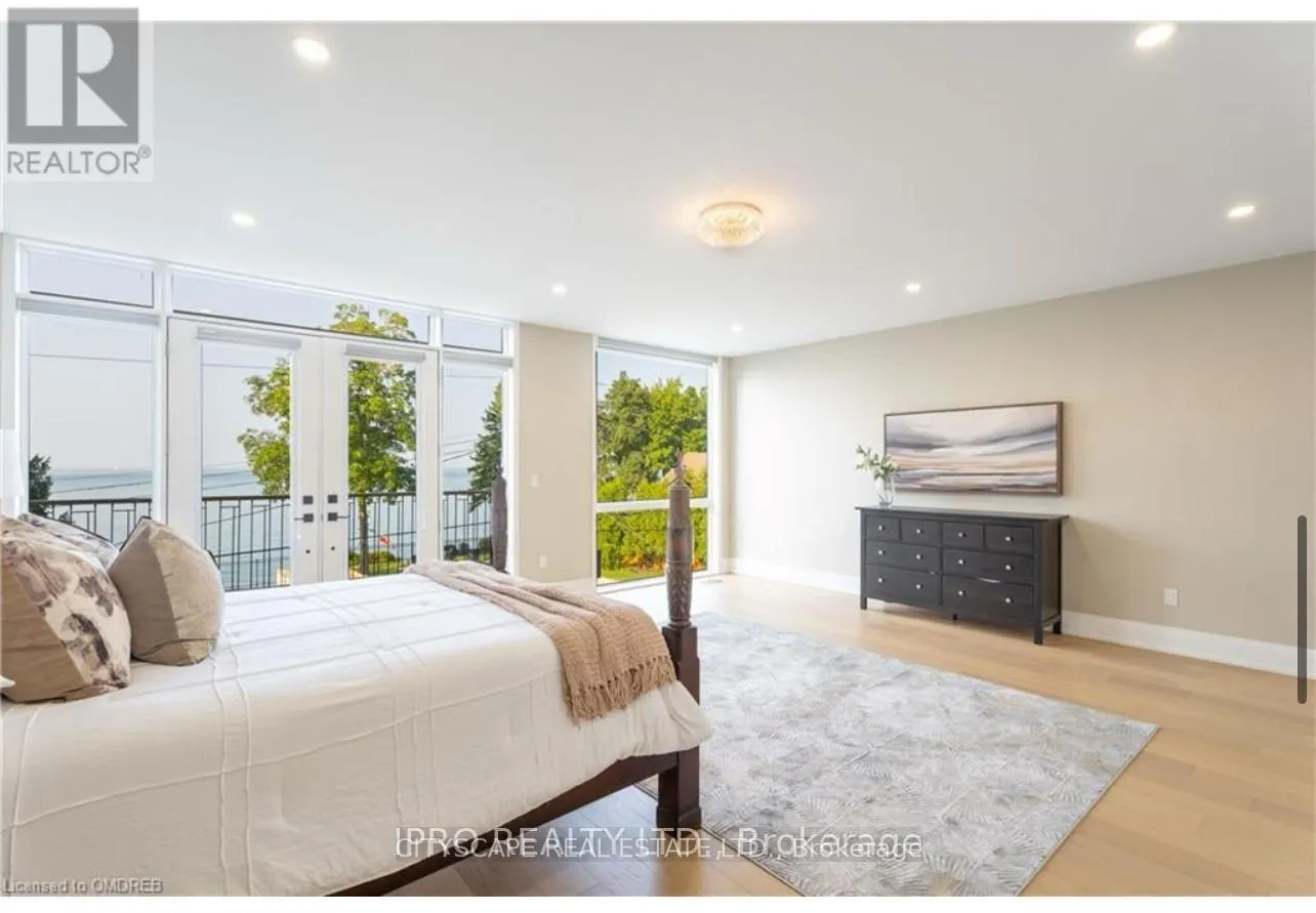 6 CAMPVIEW ROAD