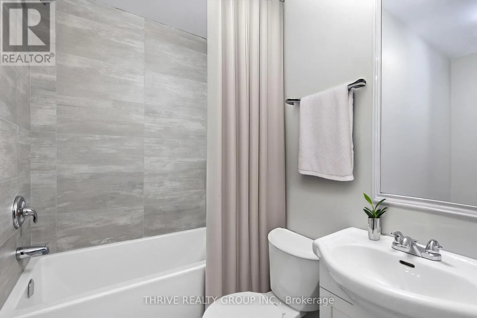1 - 435 NELSON STREET, #1