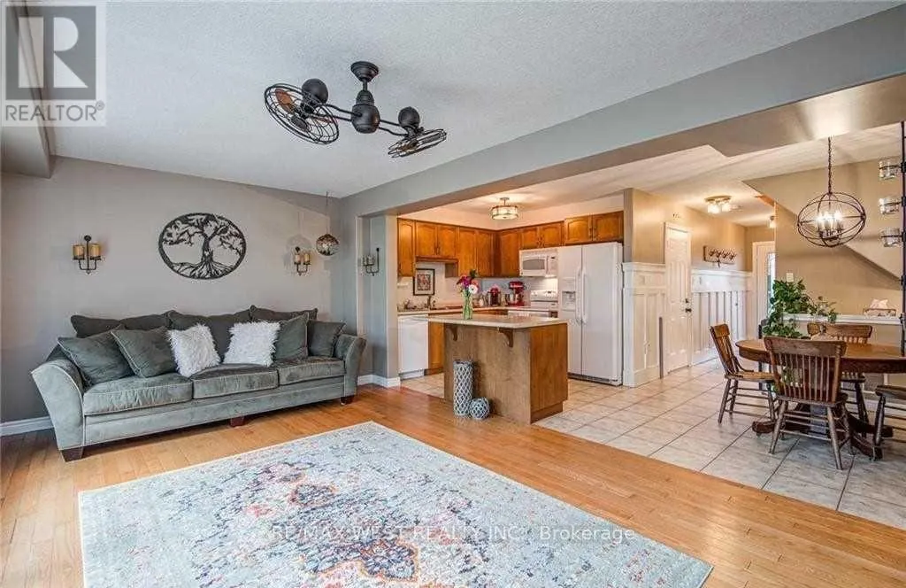4475 COMFORT CRESCENT