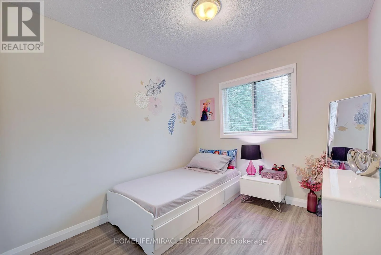 1 - 505 PROUDFOOT LANE