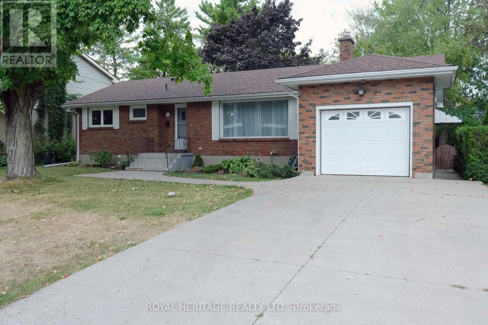 40 ROSEWOOD AVENUE
