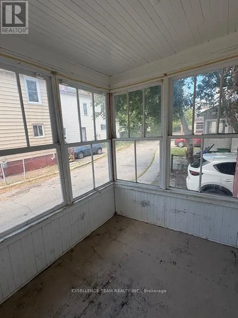 1 MENARD AVENUE E