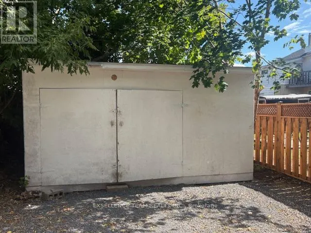1 MENARD AVENUE E
