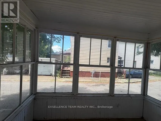 1 MENARD AVENUE E