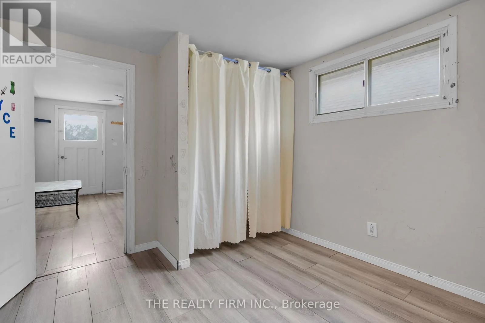 524 SIMCOE STREET