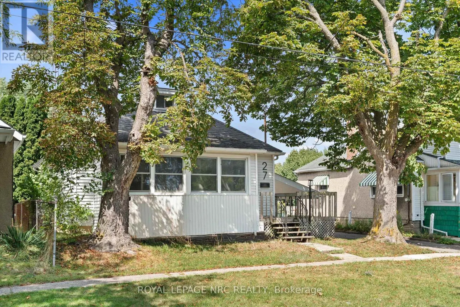 27 MAPLECREST AVENUE