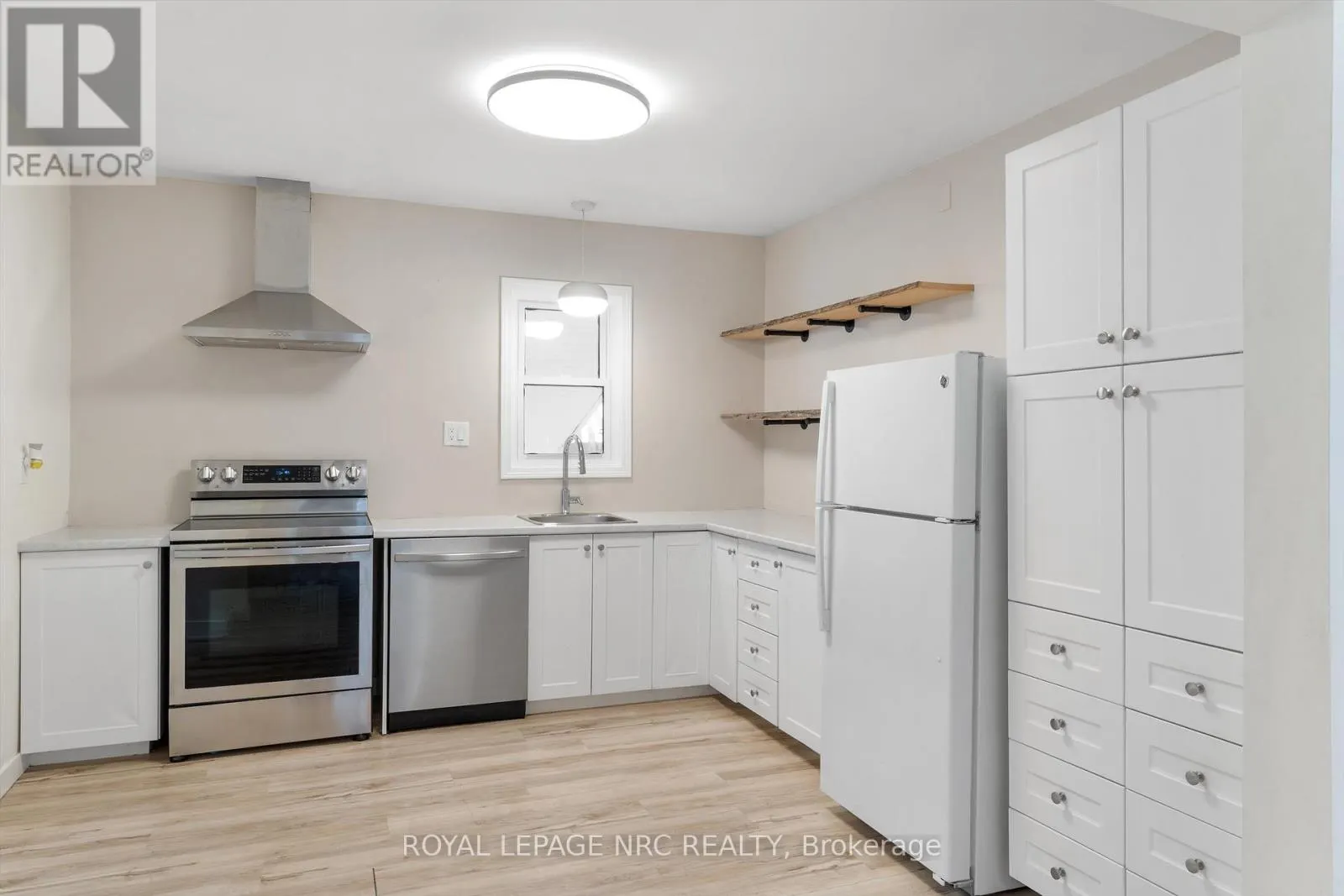 27 MAPLECREST AVENUE