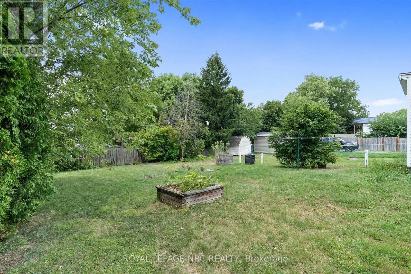 27 MAPLECREST AVENUE
